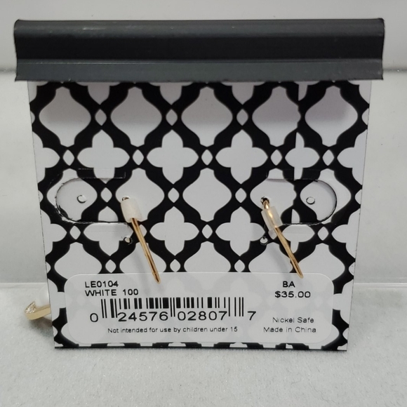 Laundry gold pearl dangle earrings fish hook - Picture 3 of 3